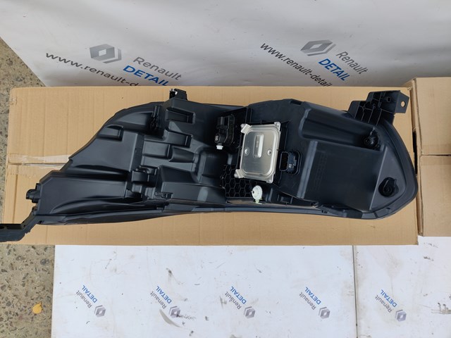 Reflektor lewy Renault (RVI) 260601790R cena, od 729,08 USD