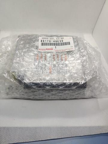 8917048E30 Toyota 