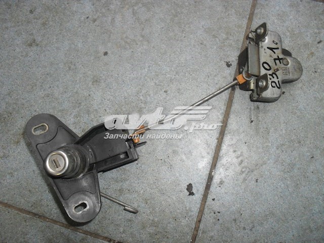 Zamek klapy bagażnika (3/5 drzwi tylnych) Opel Vectra B