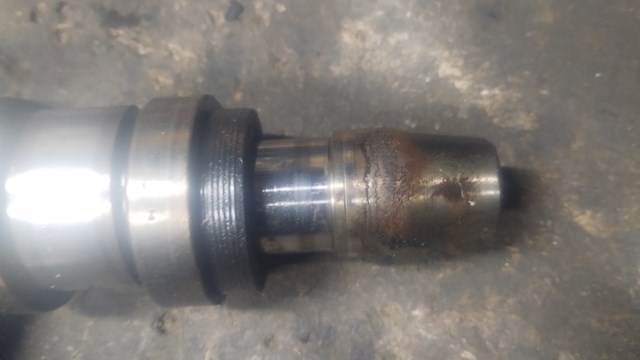 Wał rozrządu silnika 038109101R VAG