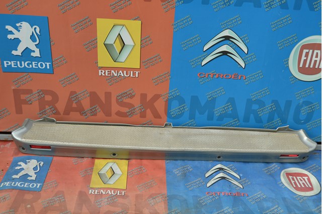  Zderzak tylny Renault Trafic 2