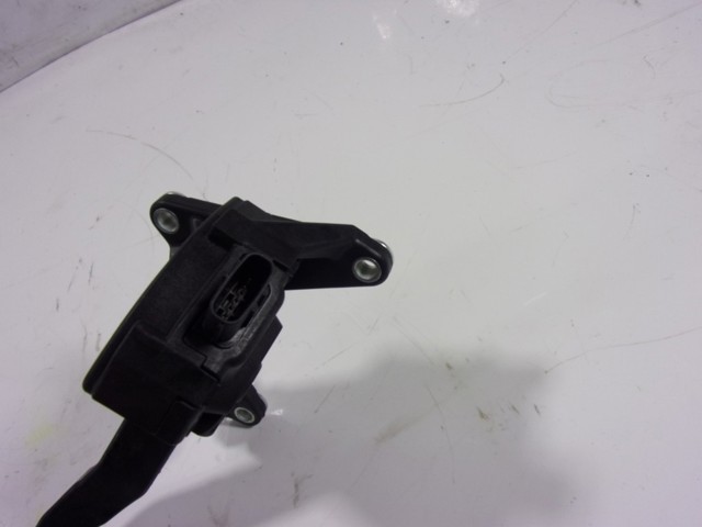 Do koszyka Pedał przyspieszenia (gazu) Toyota Yaris CROSS MXP