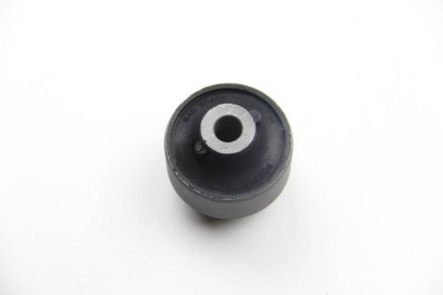 Silentblock tylnego wahacza podłużnego przedni BC2709 Bcguma