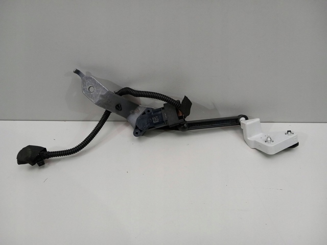 Do koszyka 6895466 BMW Czujnik położenia pojazdu przedni