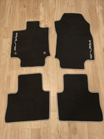 Dywaniki przód+tył, komplet Toyota RAV4 V SUV (A5,H5) (2018 - 2025) cena, od 161,41 USD