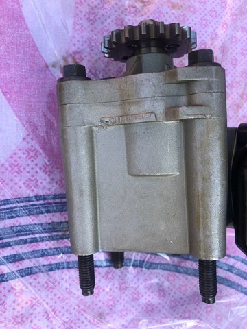 Pompa oleju Ford LF0214100 cena, od 57,74 USD