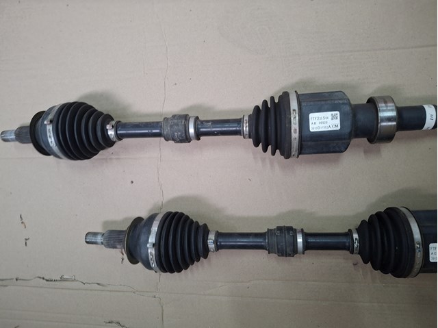 Półoś napędowa przednia prawa FTF22550X Mazda