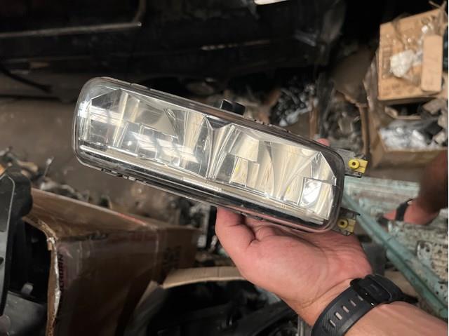 Do koszyka CK5215200AB Land Rover Lampa przeciwmgielna prawa