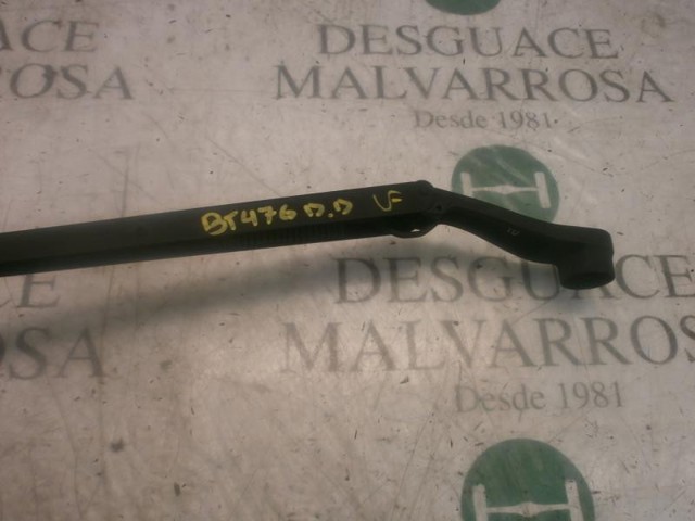 Ramię wycieraczki szyby przedniej do KIA Cerato I LD