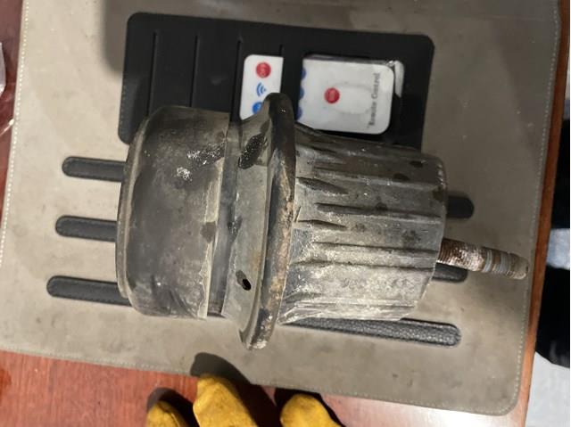  Poduszka (podpora) silnika przednia Lexus IS 