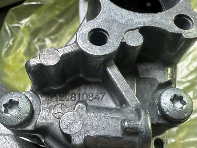 Pompa oleju Mercedes ML/GLE coupe (C292) (2015 - 2026) cena, od 637,06 USD