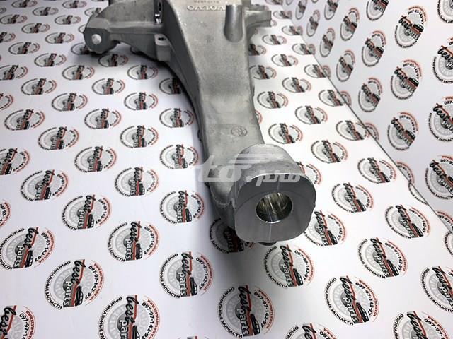 Czop (zwrotnica) przedni lewy 31476878 Volvo