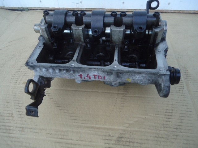  Głowica cylindrów Audi A2 