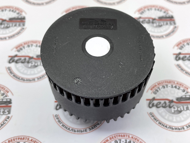  Land Rover LR155104 cena, od 53,45 USD