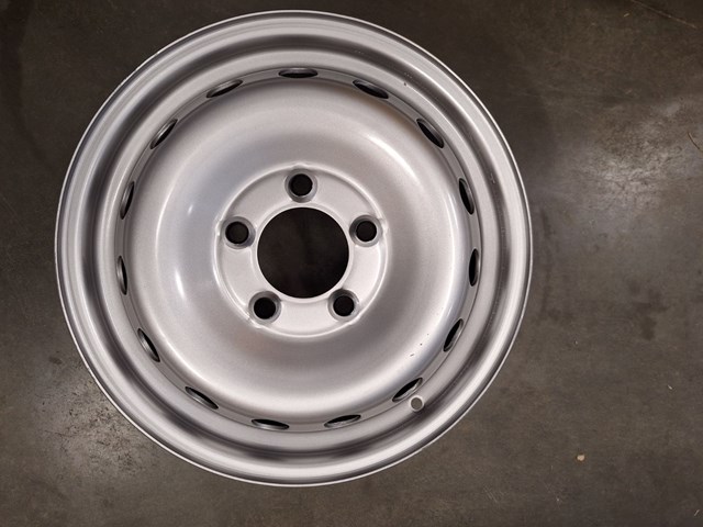 Felgi stalowe (kute) 403008904R Renault (RVI)