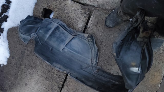 Nadkole błotnika przedniego prawe Subaru Legacy II