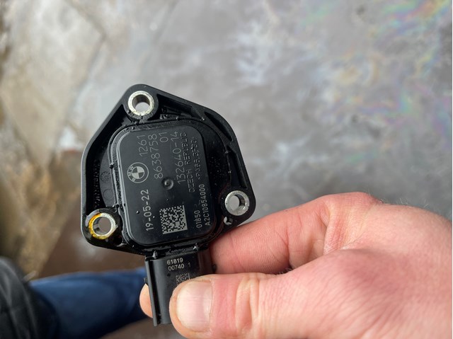 Do koszyka Czujnik poziomu oleju silnikowego  BMW 7  G11, G12