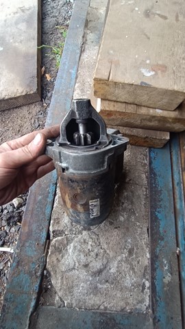 Do koszyka MD162836 Mitsubishi Rozrusznik