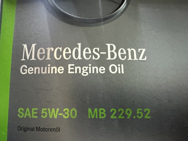 000989330913ABDE Mercedes Olej do silnika