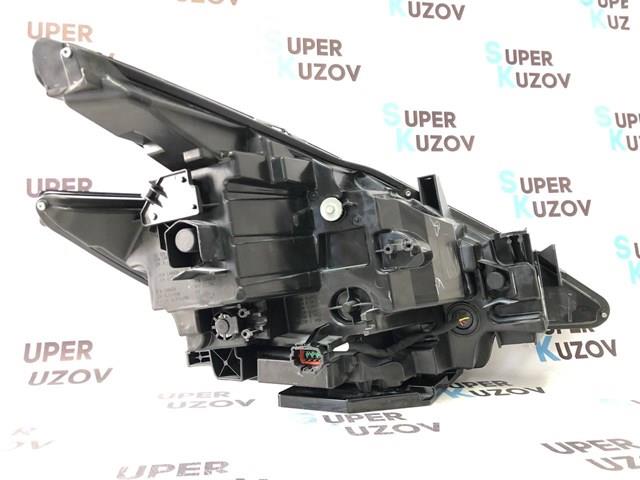 Reflektor lewy 260609UF0C Nissan/Infiniti