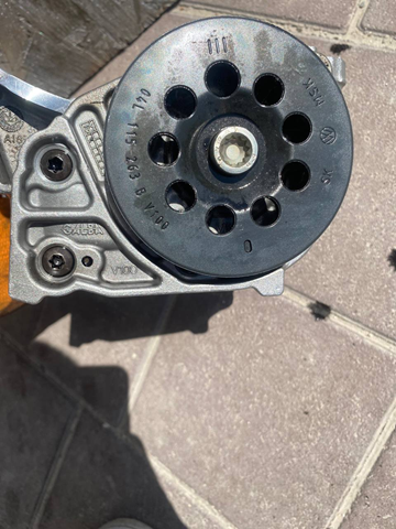 Pompa oleju do Seat Ibiza V KJ1, KJG