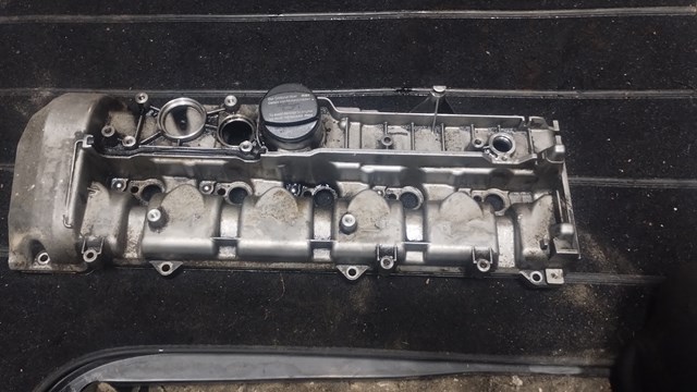  Pokrywa zaworowa Mercedes E 