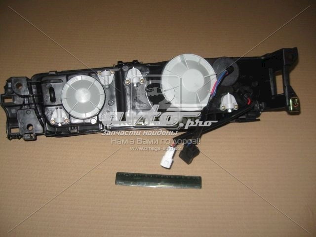 201659052B TYC Reflektor lewy