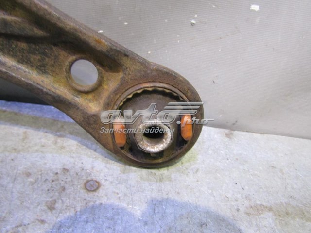Wahacz zawieszenia przedniego dolny prawy T112909020BA Chery