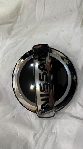 Emblemat na atrapę chłodnicy Nissan/Infiniti 628906RA0A cena, od 246,09 USD