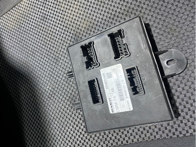 Blok komfortu Renault Trafic III awangarda (2014 - 2026) cena, od 435,32 USD