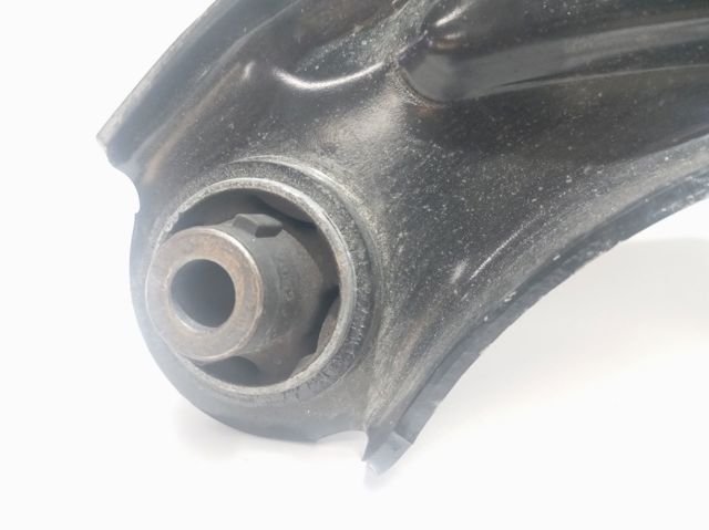 Do koszyka 9846329080 Peugeot/Citroen Wahacz zawieszenia przedniego dolny prawy