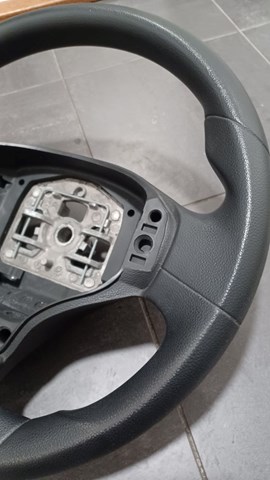 Kierownica Peugeot 301 sedana (2013 - 2026) cena, od 146,67 USD