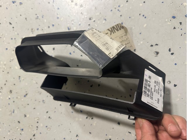 Wlot powietrza do filtra powietrza 1K0805962B9B9 VAG