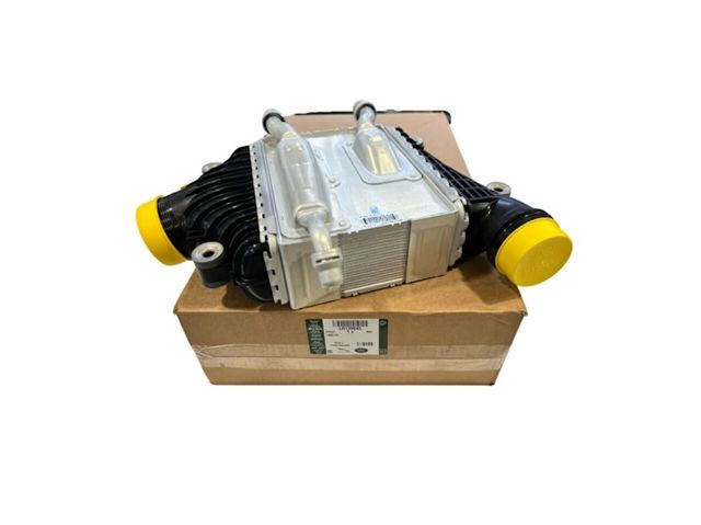 Chłodnica intercoolera Land Rover LR139043