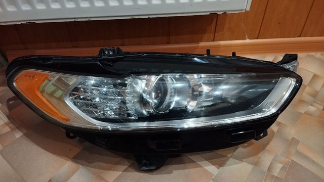 Reflektor prawy Ford DS7313W029CD cena, od 181,76 USD