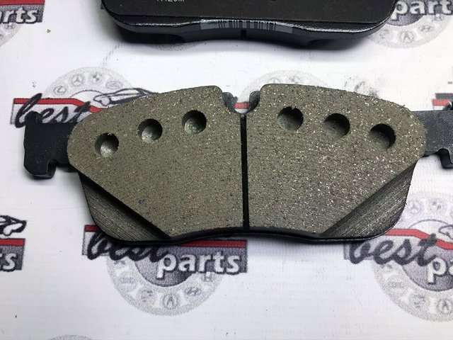 Klocki hamulcowe przednie tarczowe LR128263 Land Rover