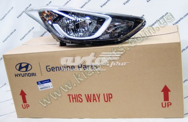 921023X210 Hyundai/Kia Reflektor prawy