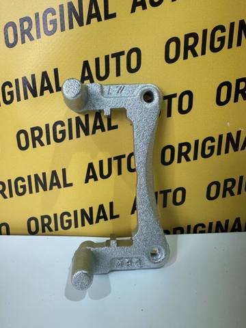 4605A215 Mitsubishi Jarzmo zacisku hamulcowego tylnego