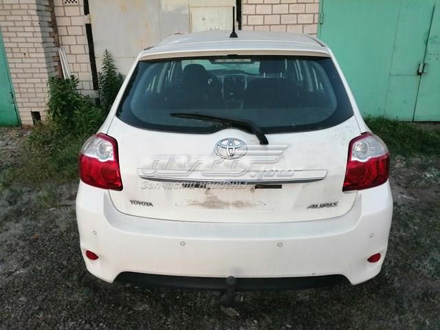 Do koszyka Drzwi tylne (bagażnika 3/5) Toyota Auris UKP E15
