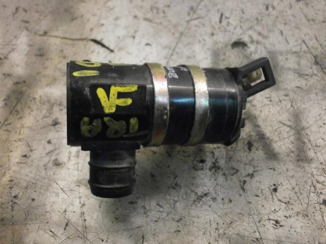 Do koszyka Pompka spryskiwacza szyby przedniej KIA Carnival II GQ