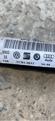 5N0407764J VAG Półoś napędowa przednia prawa