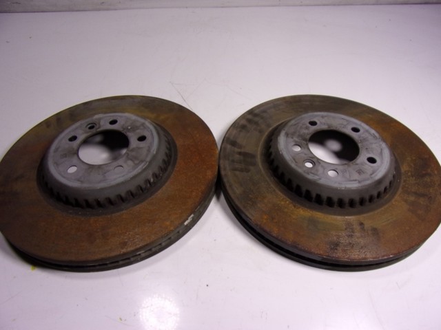 Do koszyka LR181547 Land Rover Tarcza hamulcowa przednia