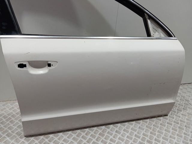 Do koszyka Drzwi przednie prawe Skoda SuperB II 3T4