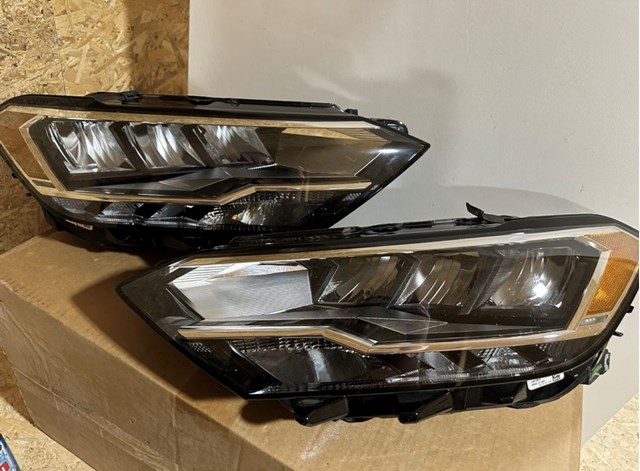 Reflektor lewy Volkswagen Jetta VII