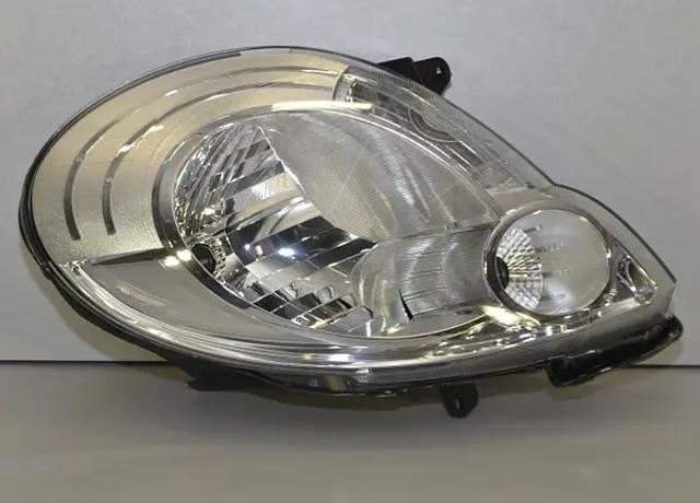 Do koszyka 7701068181 Renault (RVI) Reflektor lewy