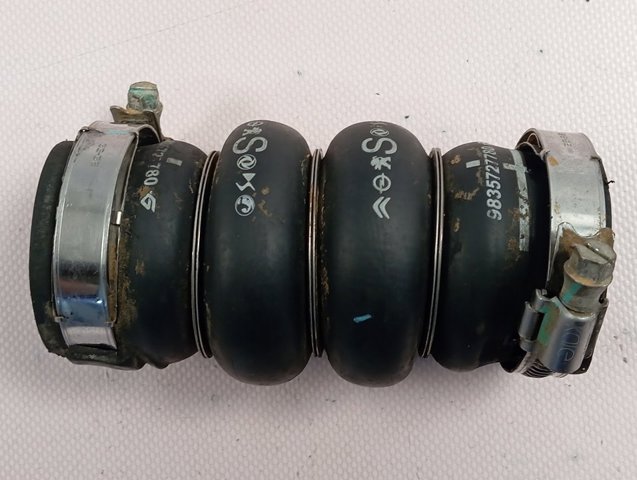 Przewód (króciec) intercoolera Peugeot/Citroen 9835727780 cena, od 59,13 USD