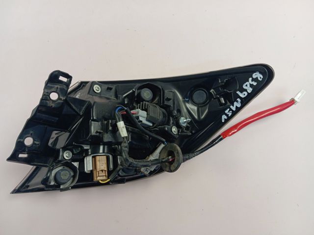 Lampa zespolona tylna lewa zewnętrzna Toyota 8156102C40 cena, od 303,06 USD
