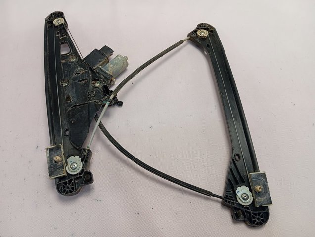 Mechanizm podnoszenia szyby drzwi przednich prawych do Peugeot 5008 II 