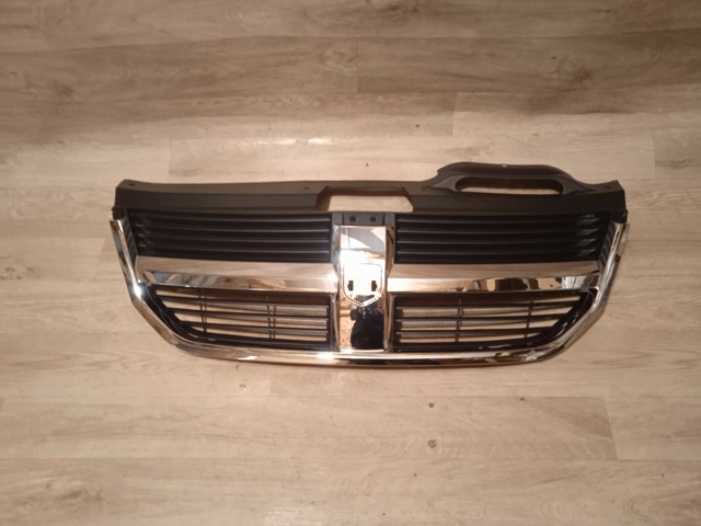 Atrapa chłodnicy Dodge Journey 