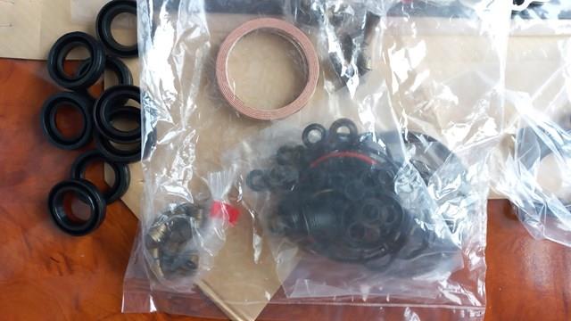 Zestaw uszczelek silnika pełny Toyota 0411138163 cena, od 308,14 USD